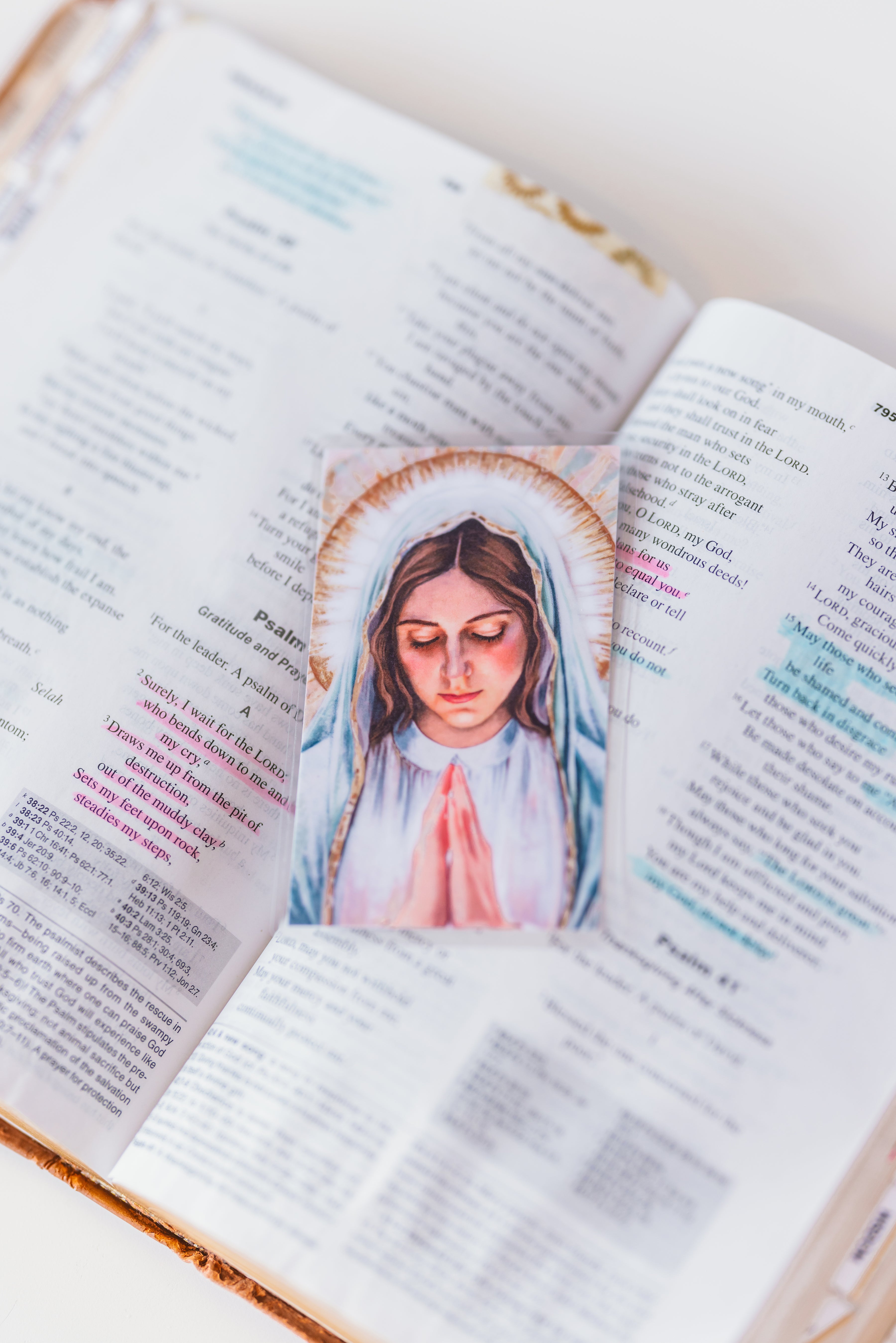 A Mother Who Prays Prayer Card