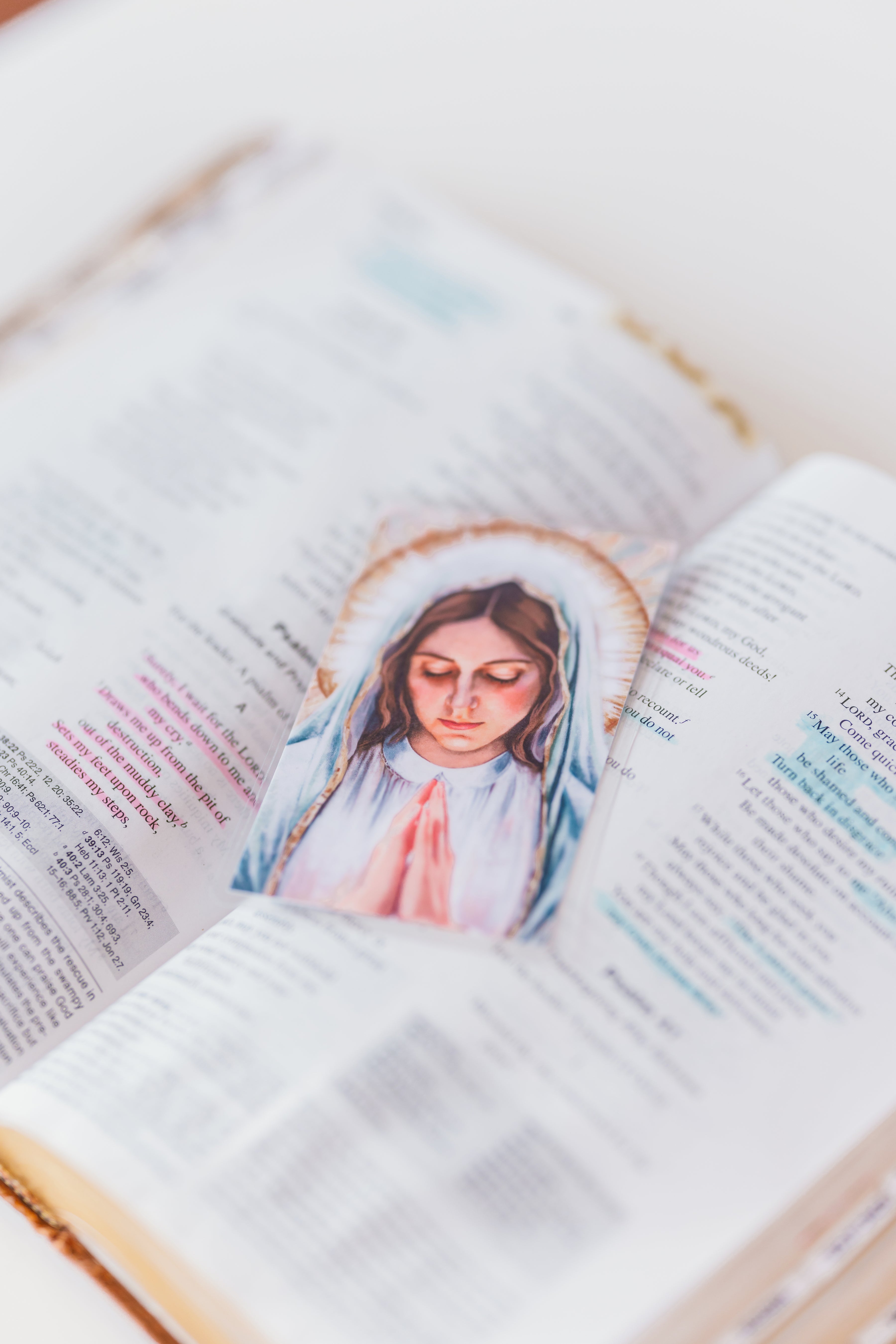 A Mother Who Prays Prayer Card